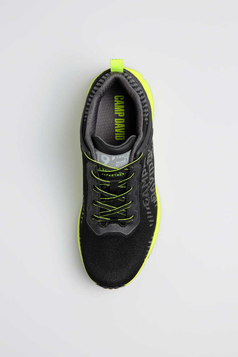 Leichter Sneaker im Knit-Design mit Logo Artwork