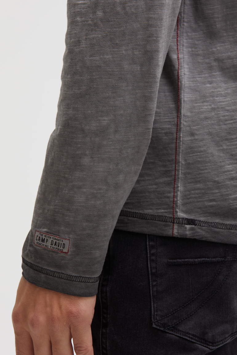 Longsleeve mit V-Neck und Photoprint