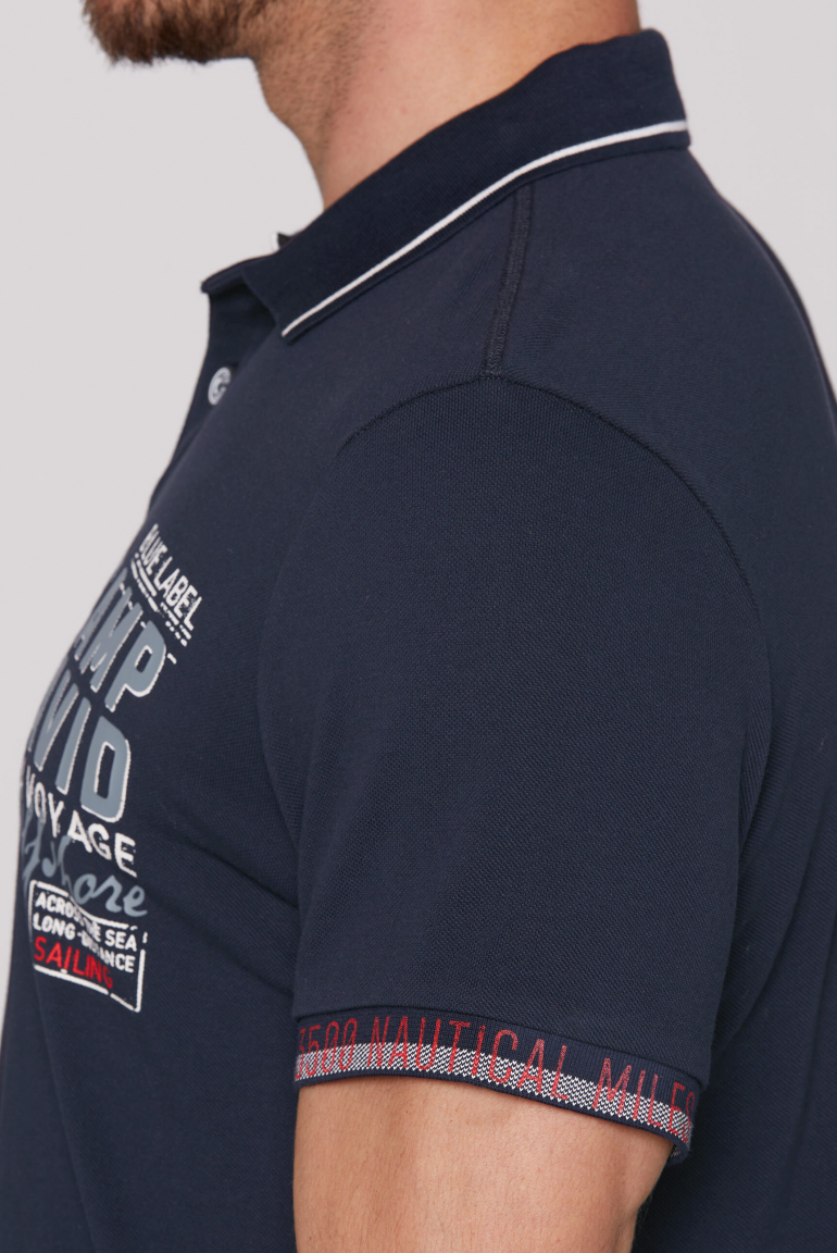 Pikee-Polo mit Rubber Artwork und Two-Tone-Details