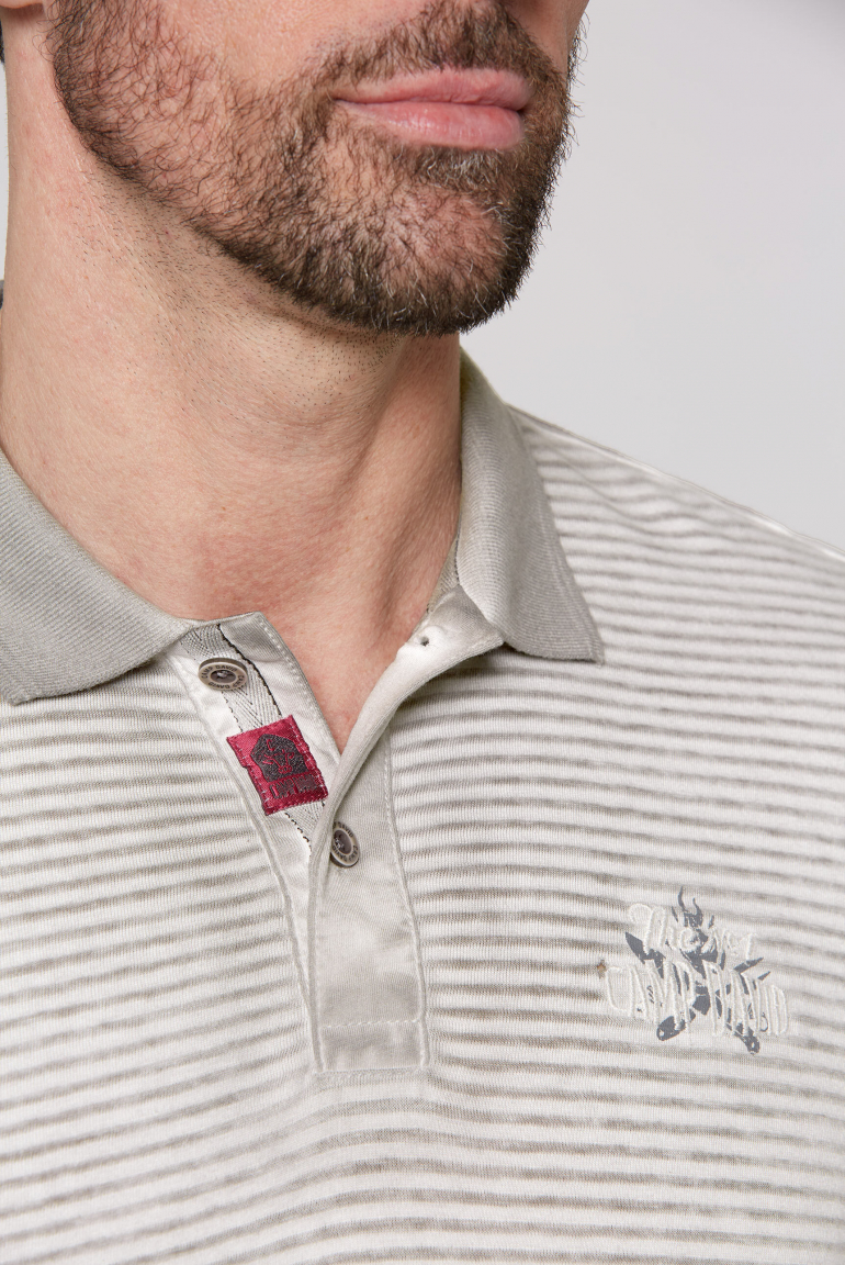 Polo mit Strukturstreifen und Backprint
