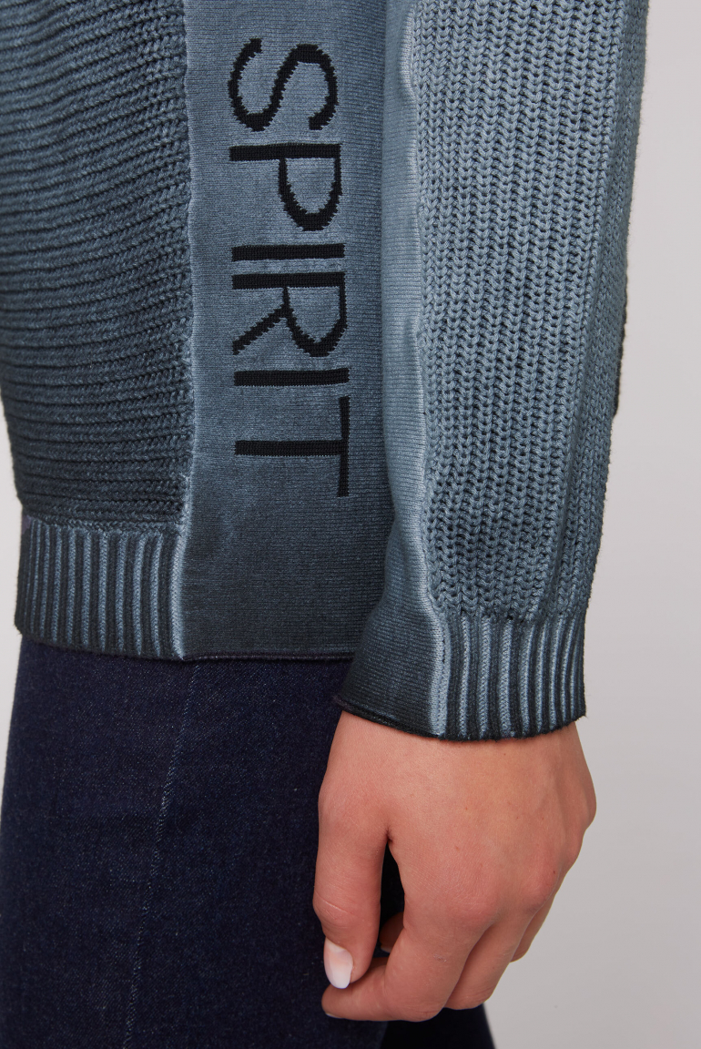 Pullover Oil Dyed mit Rollkragen und Intarsia-Logo