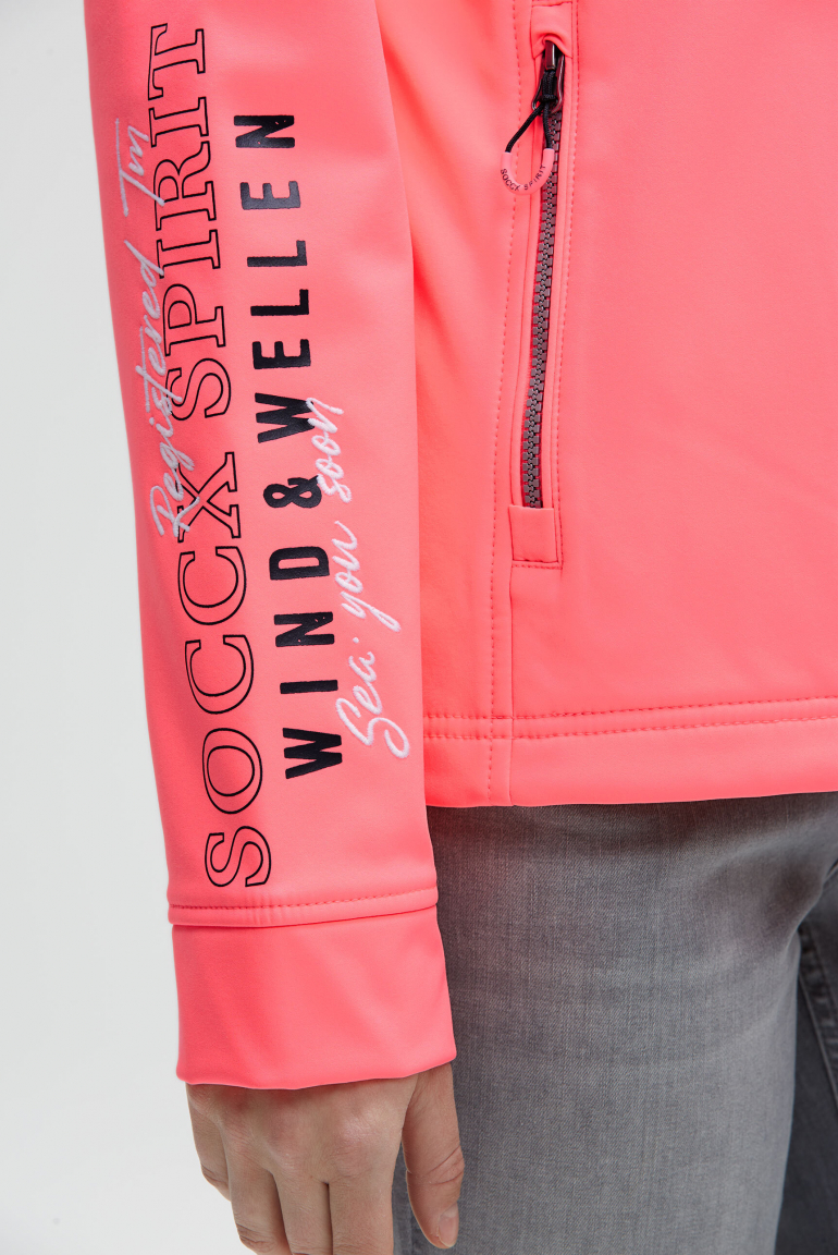 Softshelljacke mit Ärmelprint und Stickereien