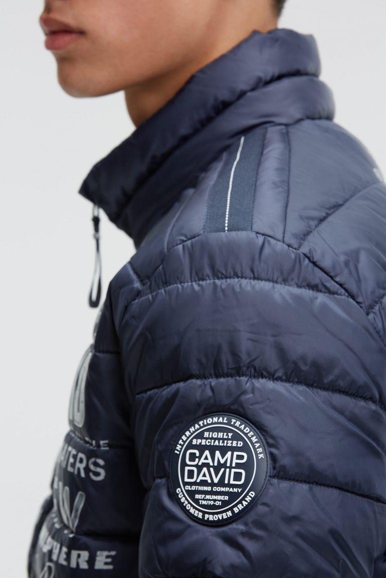 Steppjacke mit Logo Prints