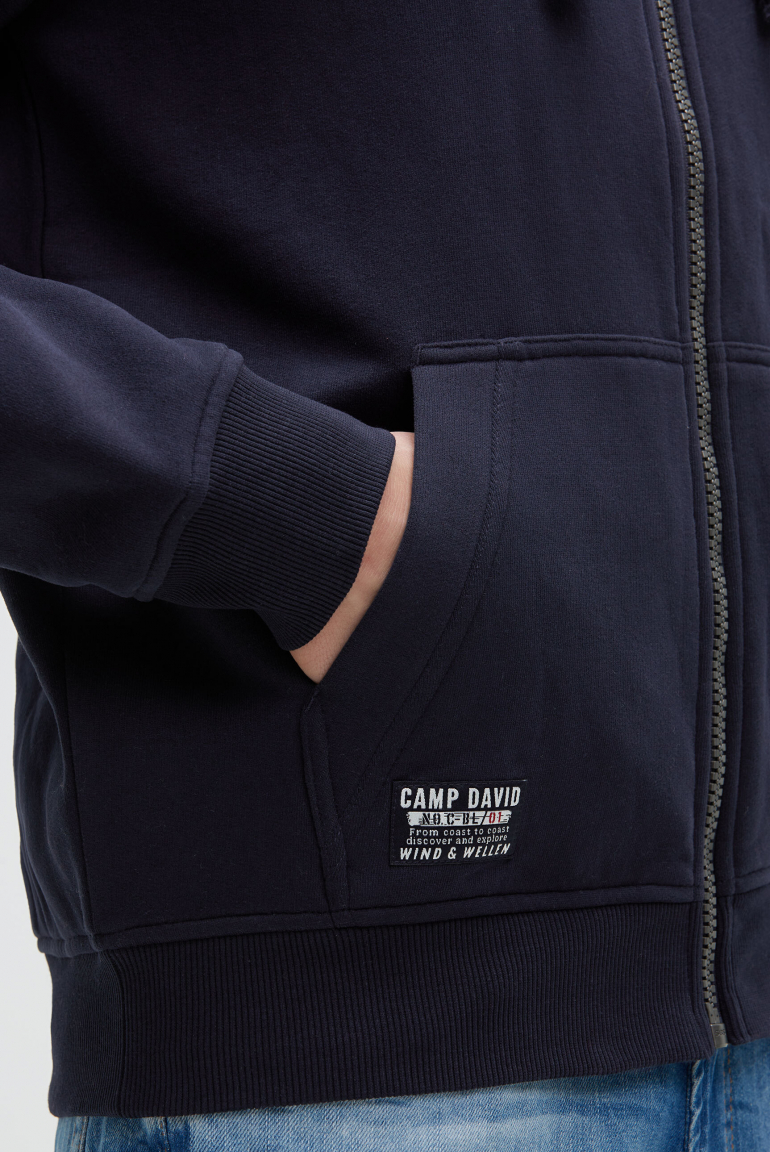 Sweatjacke mit Kapuzen-Artwork