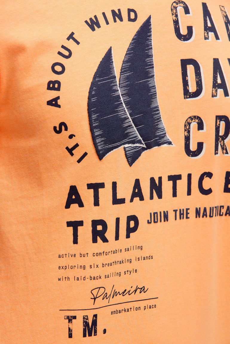 T-Shirt mit Label Print