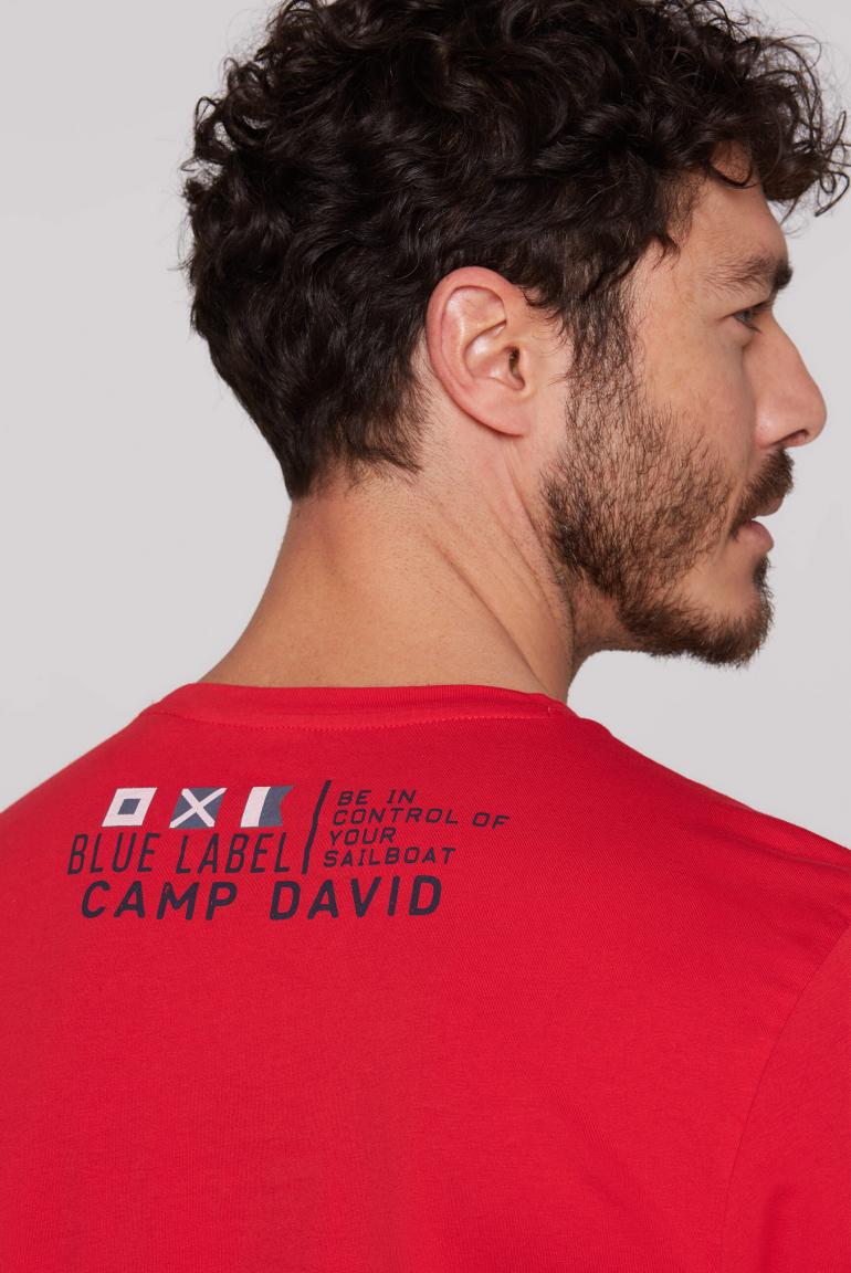 T-Shirt mit Label Prints