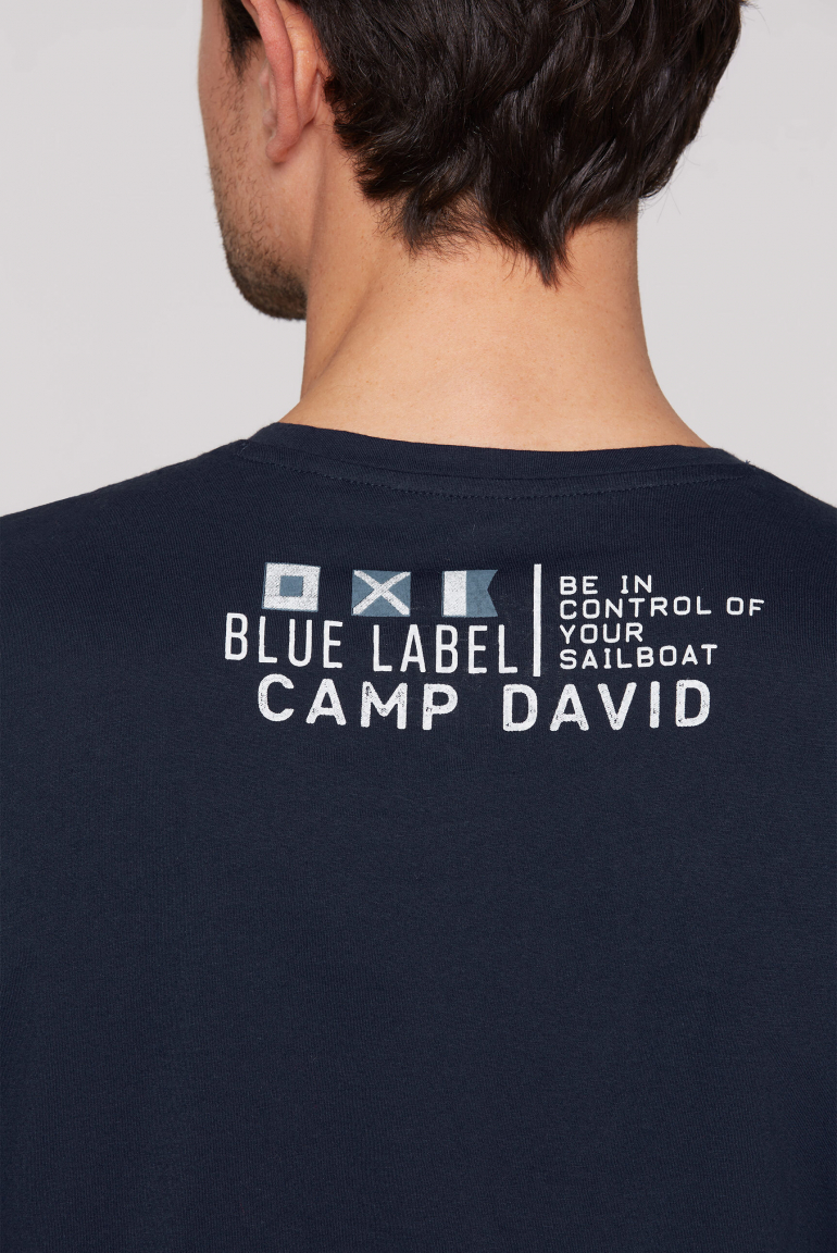 T-Shirt mit Label Prints