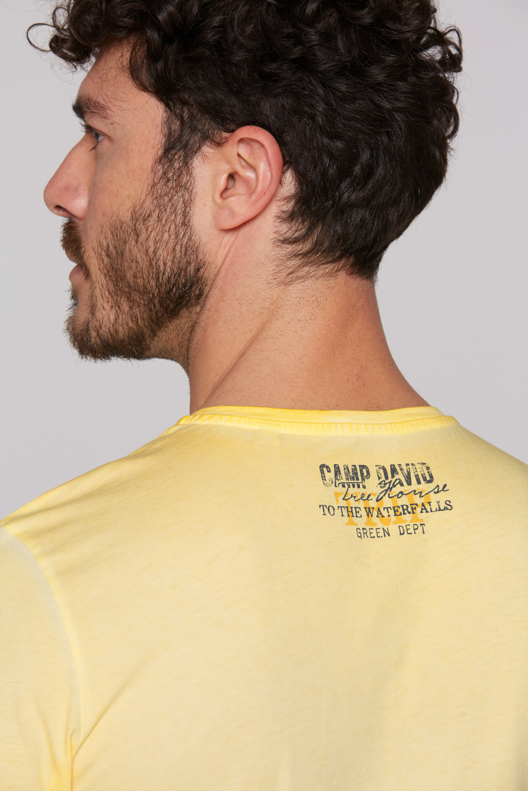 T-Shirt mit Label Prints im Used Look