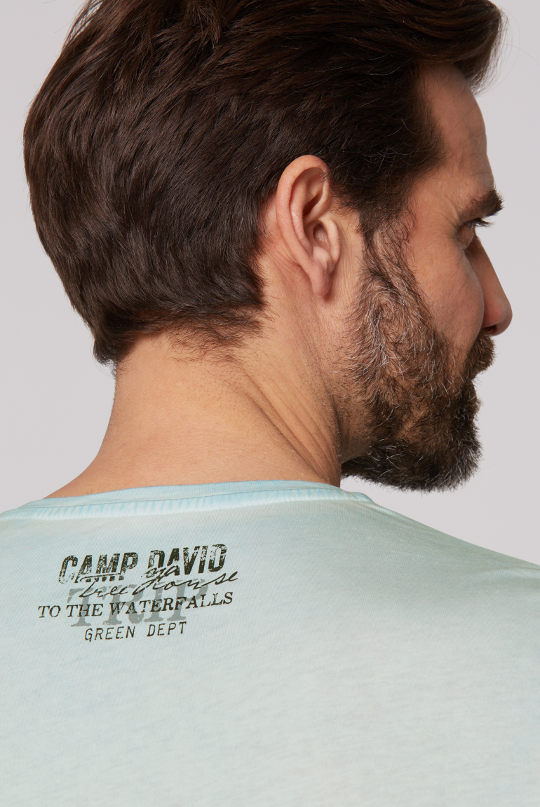 T-Shirt mit Label Prints im Used Look