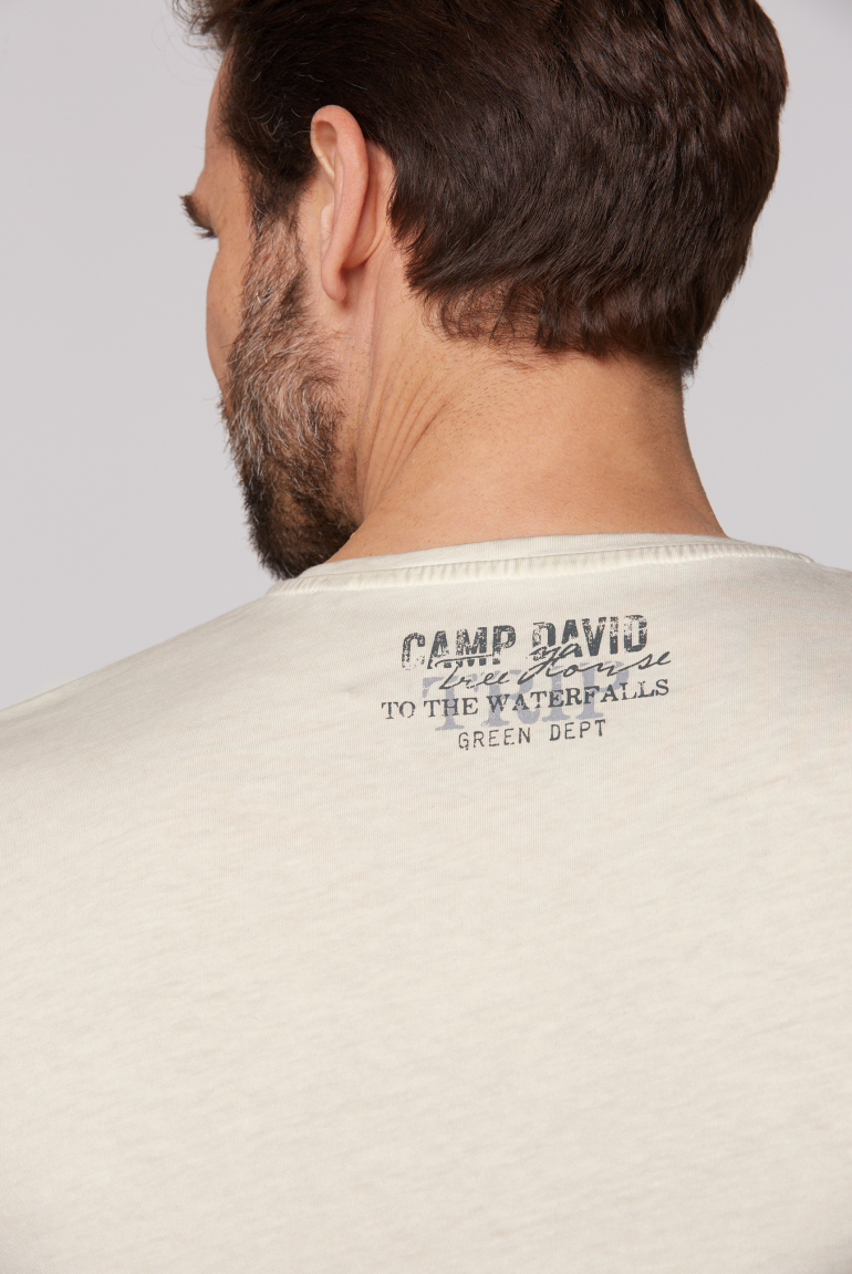 T-Shirt mit Label Prints im Used Look