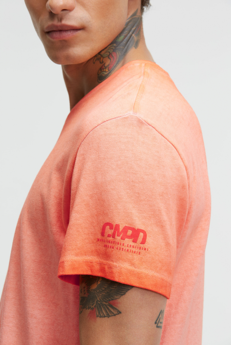 T-Shirt V-Neck Inside Oil Dyed