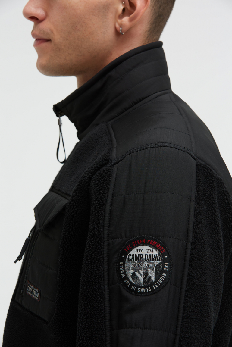 Teddyfleecejacke im tonigen Materialmix