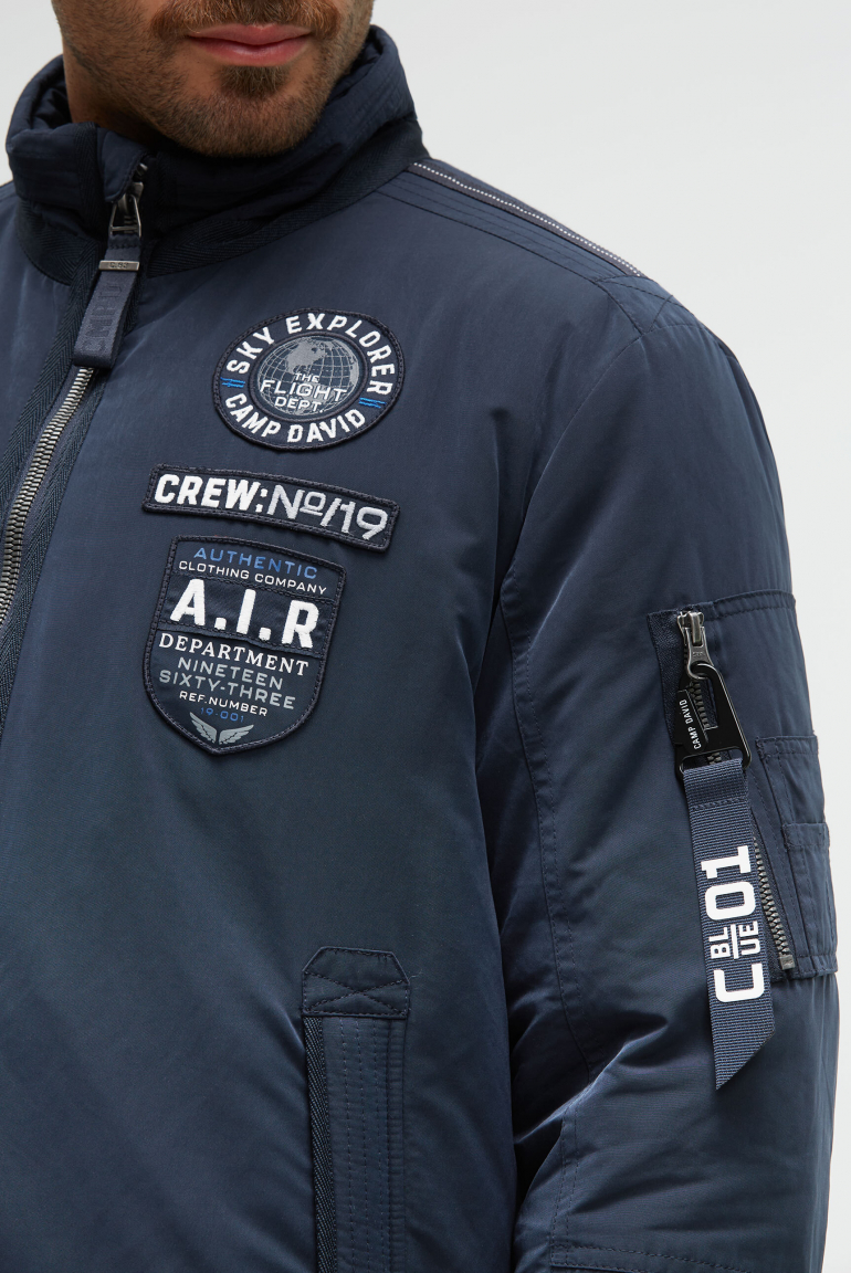 Wattierter Fliegerblouson mit Label Patches