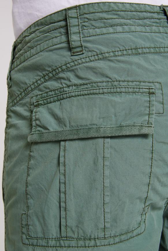Cargo Shorts mit Beintaschen und Tapes
