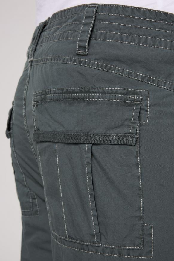 Cargo Shorts mit Beintaschen und Tapes