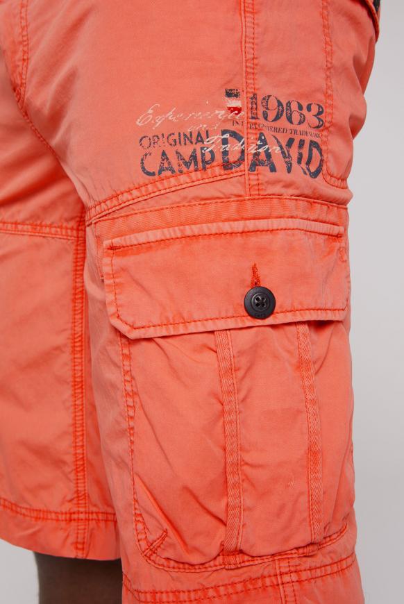 Cargo Shorts mit Tapes und Label Prints