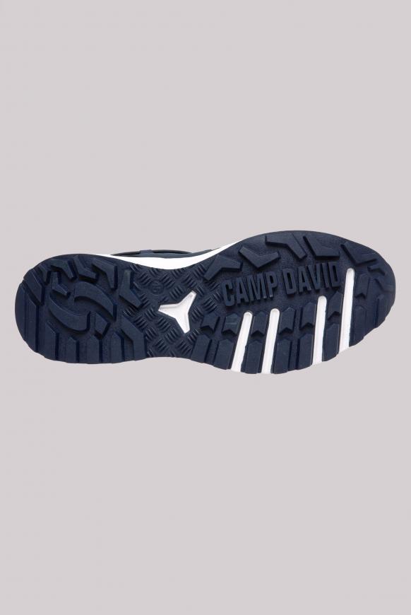 Hiking Sneaker mit Mesh-Struktur