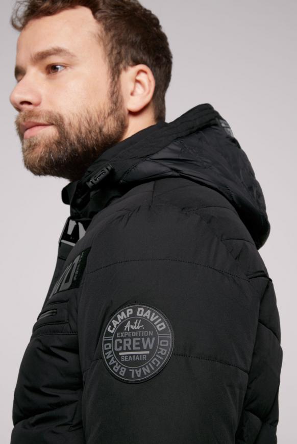 Jacke mit Kapuze und Logo-Design