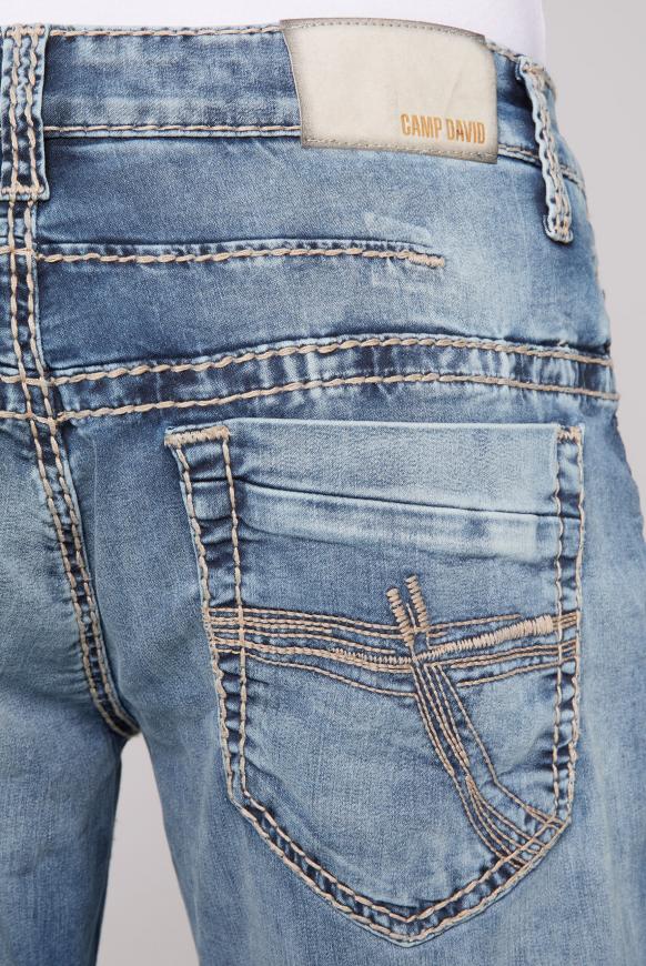 Jeans CO:NO mit dicken Steppnähten