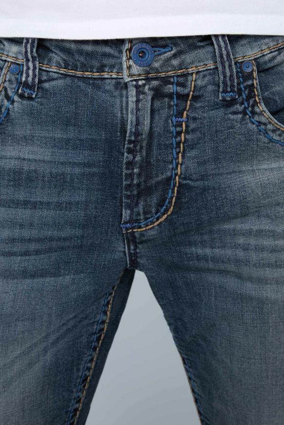 Jeans NI:CO mit farbigen Nähten