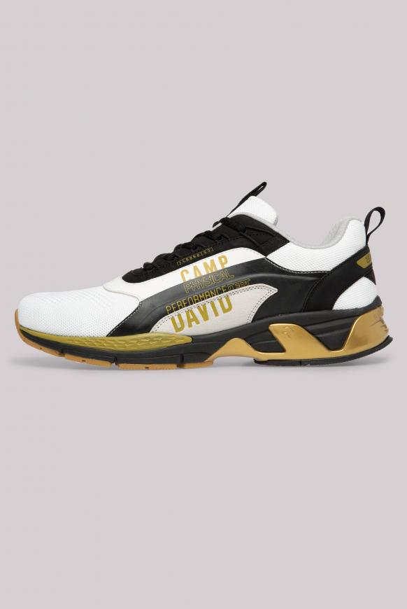 Premium Sneaker im Materialmix