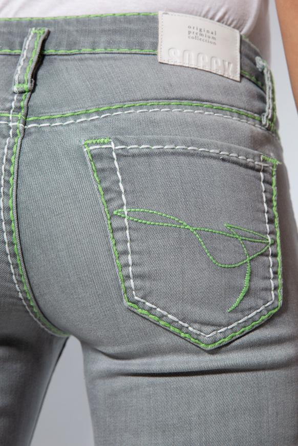 Stretchjeans KA:RA mit breiten Kontrastnähten