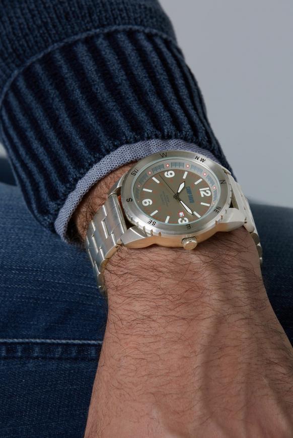 Uhr aus Edelstahl mit Gliederarmband