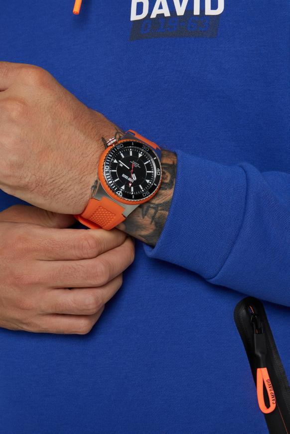 Uhr mit Tauchlünette und Silikonarmband