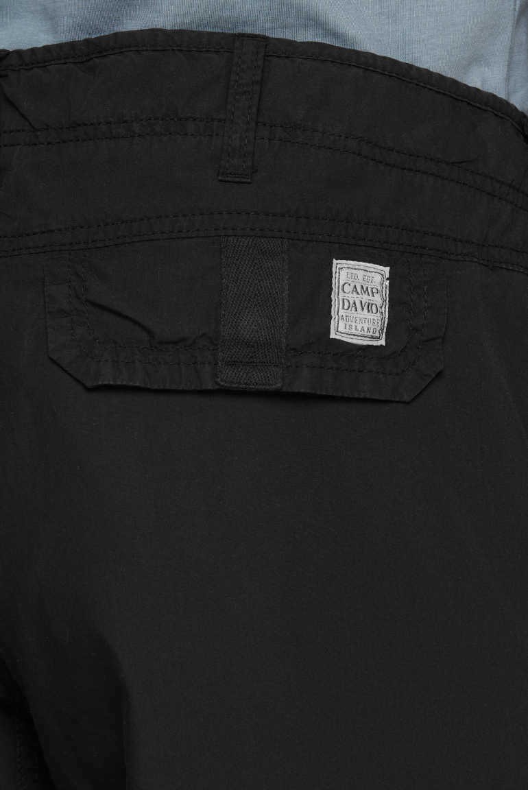 Cargo Shorts mit Logo-Tapes