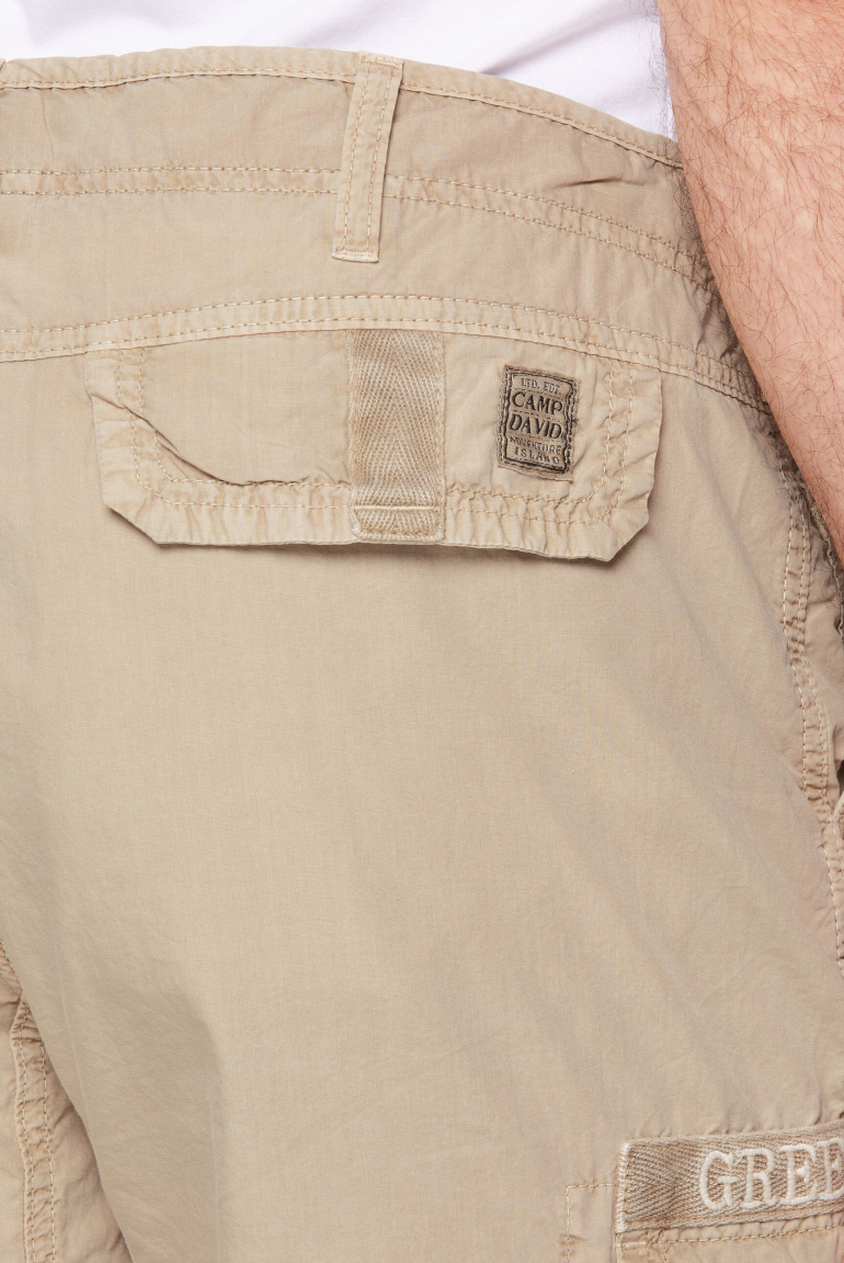 Cargo Shorts mit Logo-Tapes