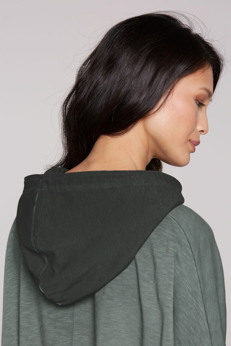 Hoodie mit kurzen Fledermausärmeln und Folienprint