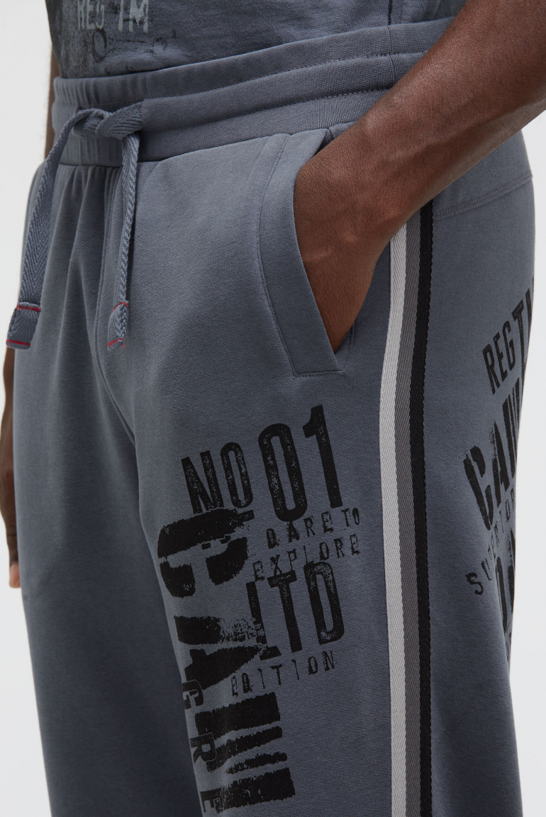 Jogginghose mit Seitentapes und Logo Prints