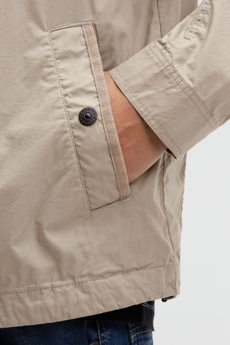 Leichte Kurzjacke im Utility-Stil mit Paper-Coating