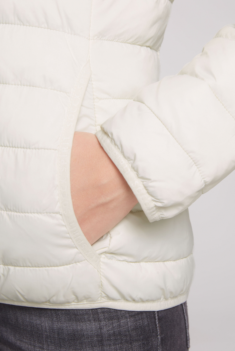 Leichte Steppjacke mit Kapuze