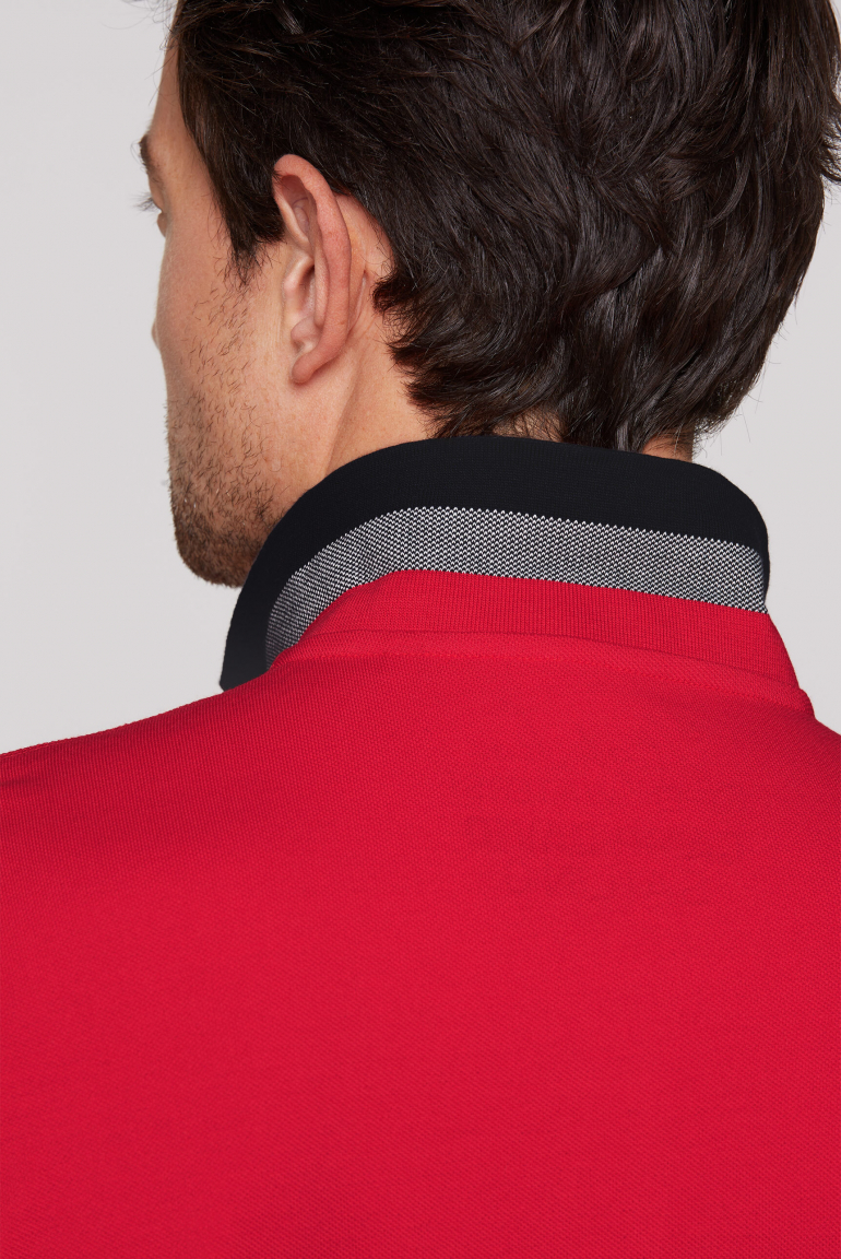 Pikee-Polo mit Rubber Artwork und Two-Tone-Details