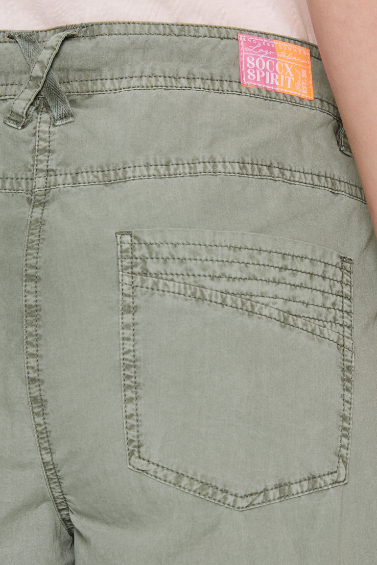 Skater-Shorts mit Beintaschen und Print