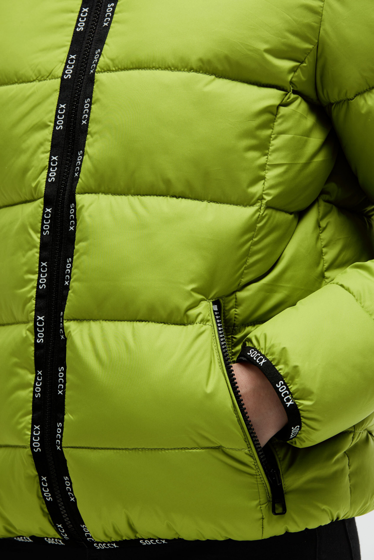 Steppjacke mit Kapuze und Logo-Bändern