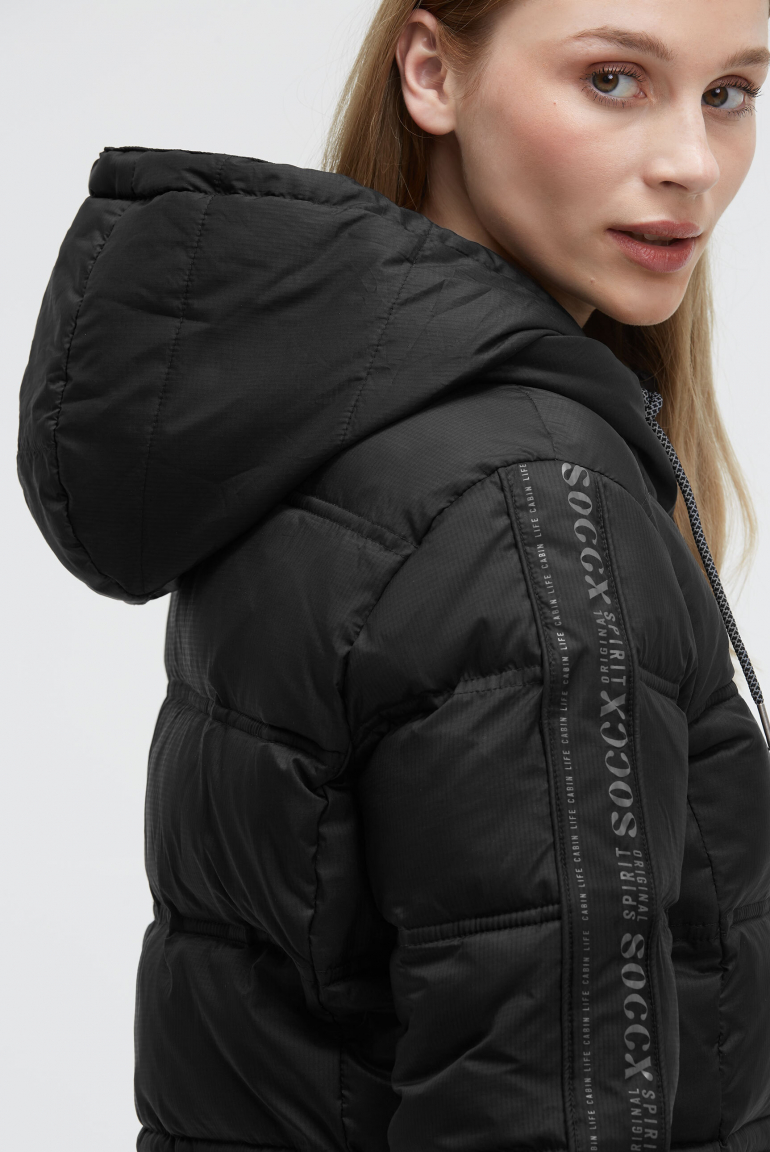Steppjacke mit Taillengummizug und Logo-Tapes