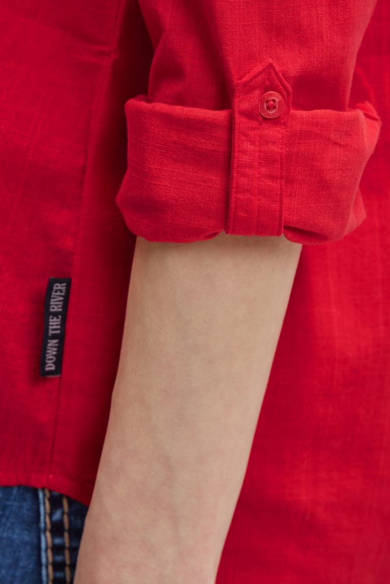 Strukturierte Langarmbluse mit kleinen Logo-Details
