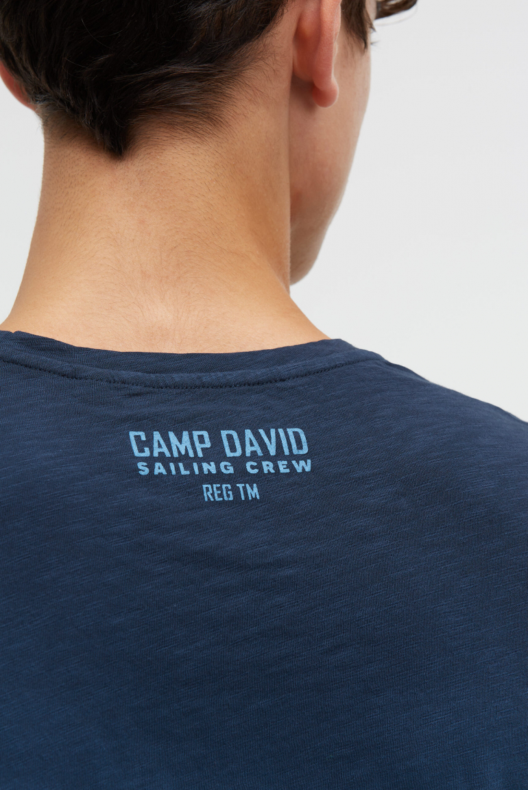 T-Shirt Dip Dye mit Wording Prints