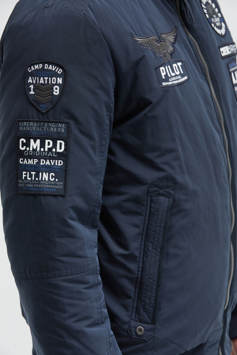 Wattierter Fliegerblouson mit Label Patches