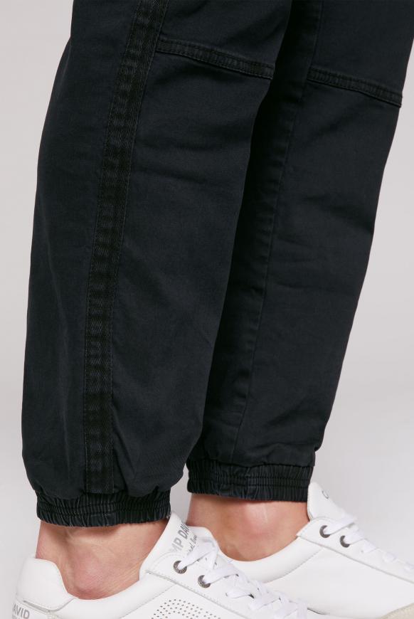 Cargohose mit tonigen Seitentapes