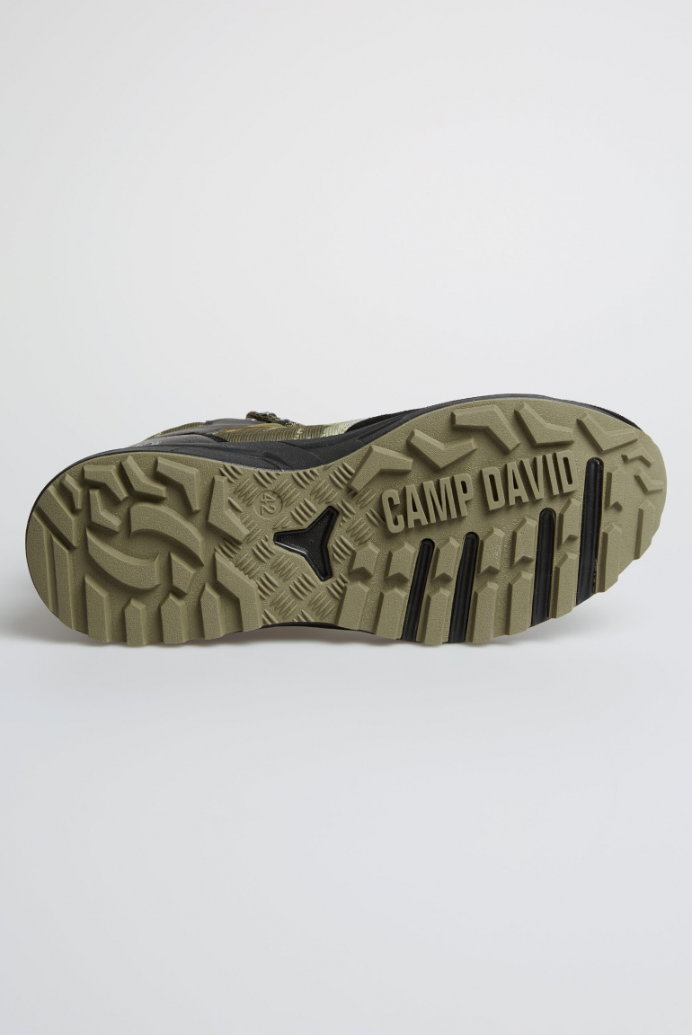 Hightop Hiking Sneaker
