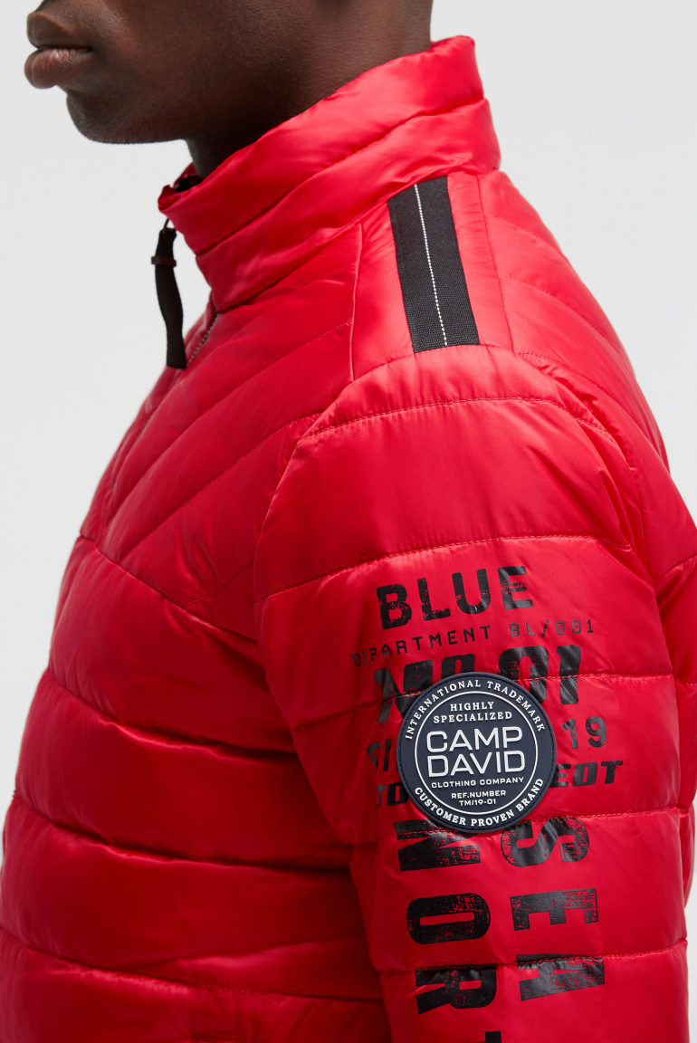 Steppjacke mit Logo Prints