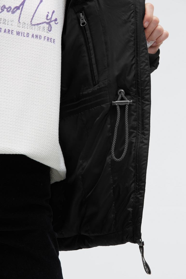 Steppjacke mit Taillengummizug und Logo-Tapes