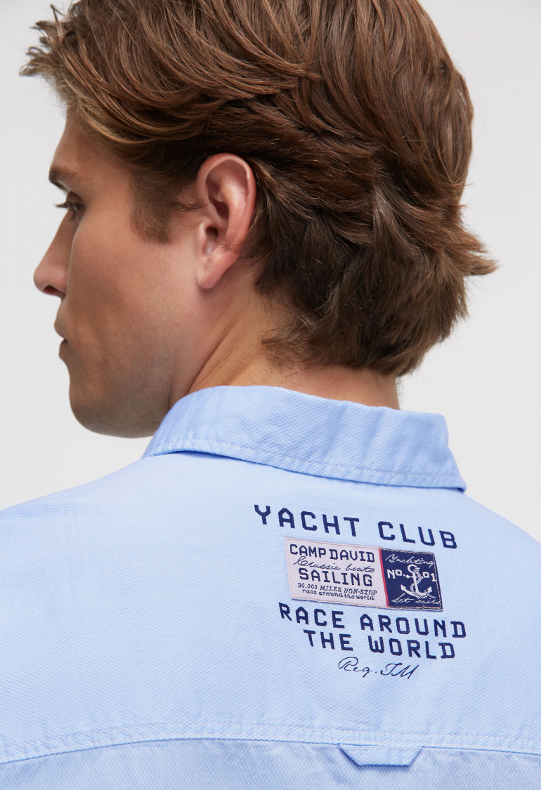 Strukturiertes Langarmhemd mit Logo-Applikationen