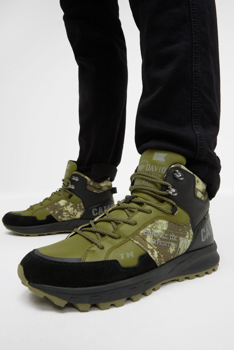Hightop Hiking Sneaker