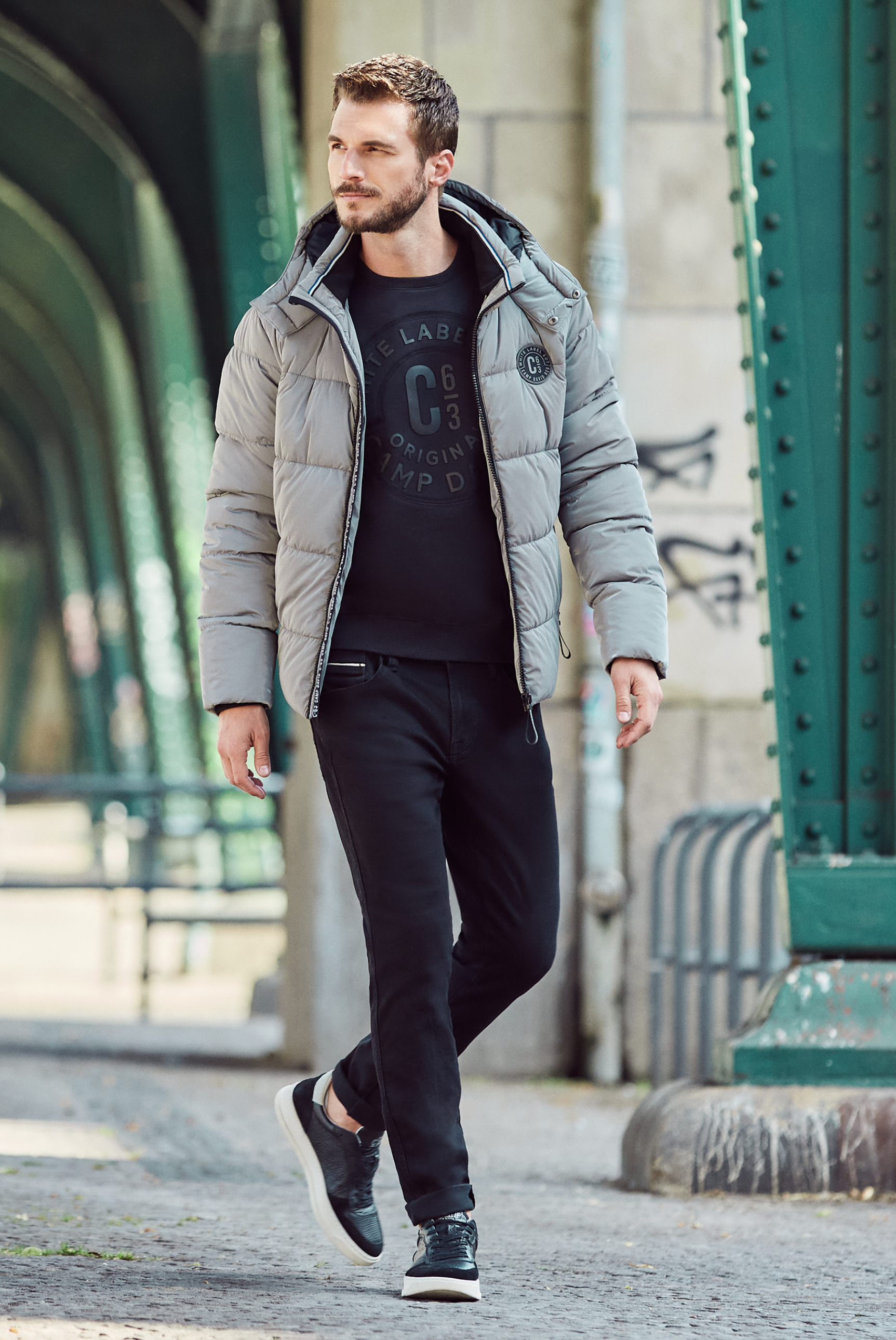 RHYTHM OF BERLIN Look 3