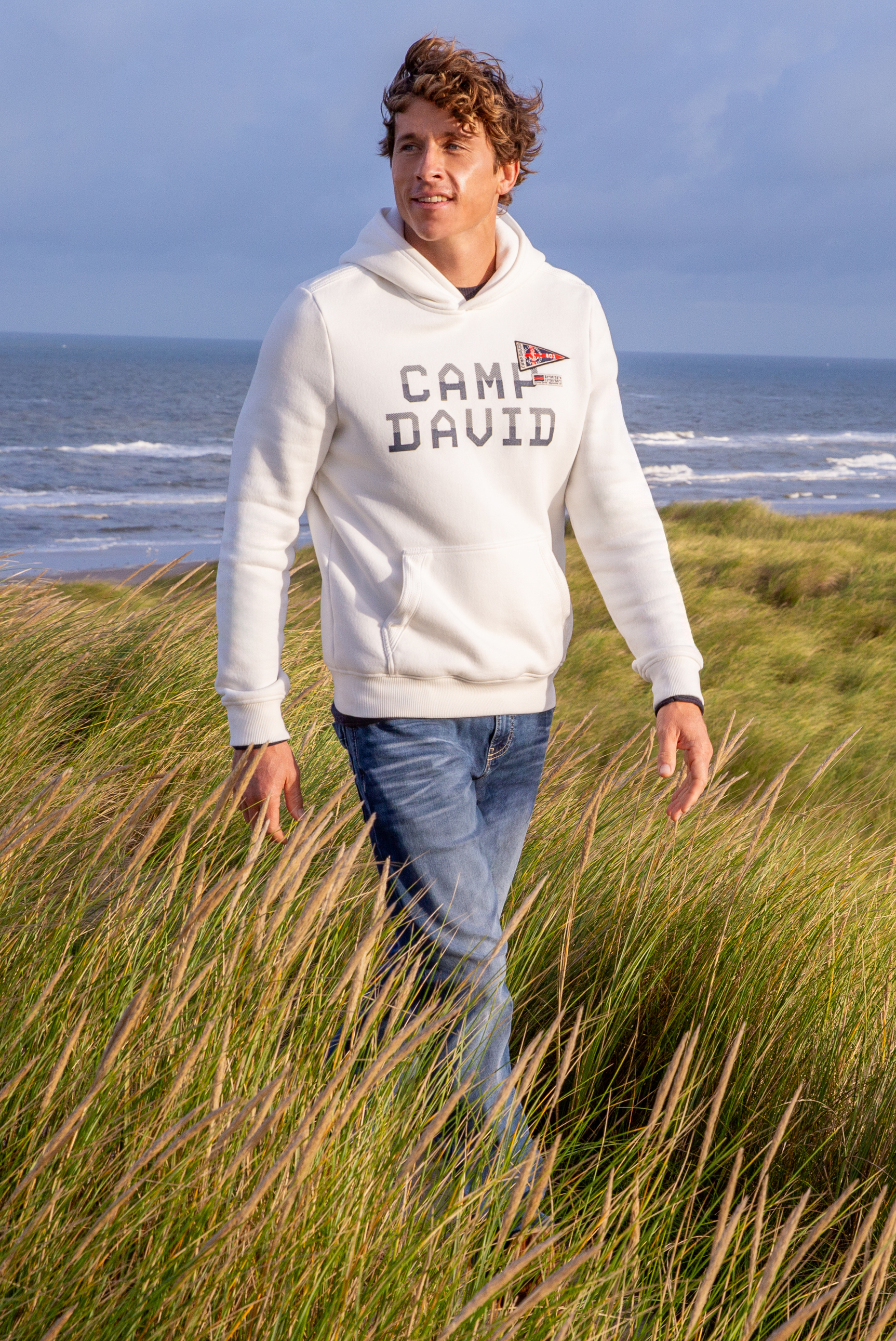 Sailing The World Look 1