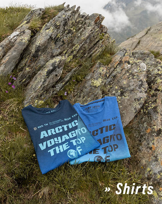 2 Shirts zusammengelegt mit Berglandschaft 